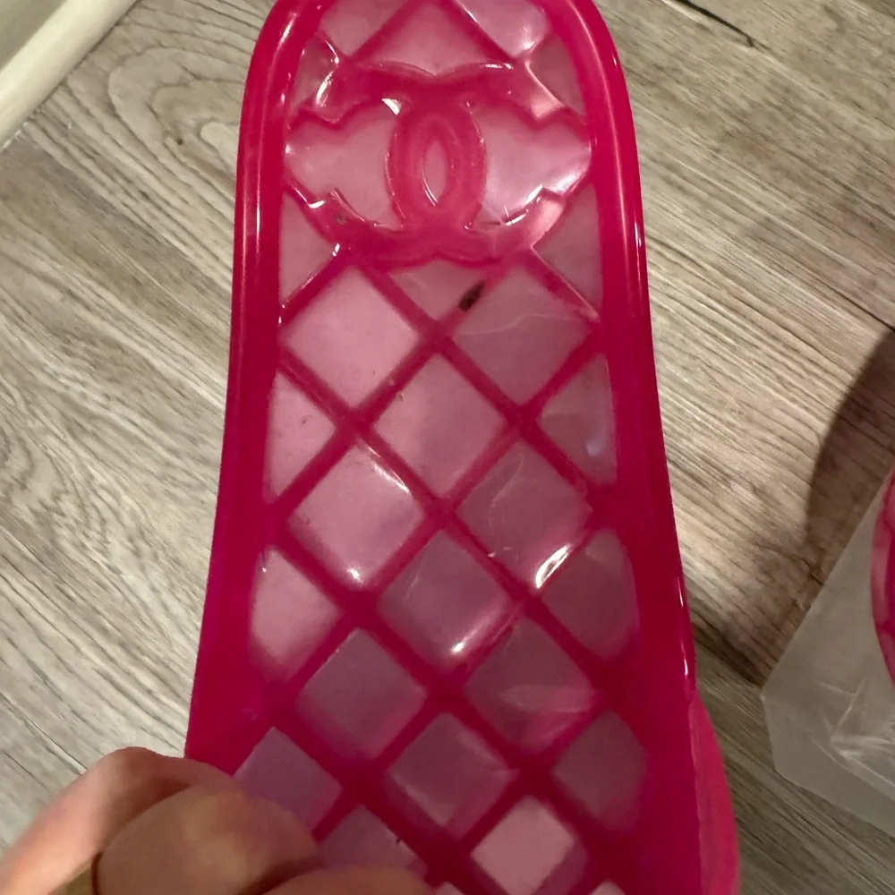 Chanel pink jelly slides size 41 box included - Picture 3 of 7